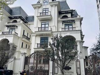 Chủ nhà gửi bán biệt thự lão thành cách mạng 630m2, 5 tầng, mt 33m. giá 300 tỷ.  0888 999 ***