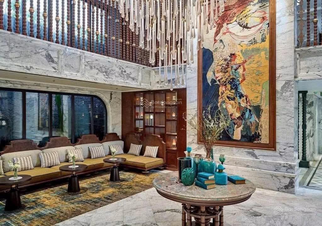 Chủ nhà gửi bán biệt thự lão thành cách mạng 630m2, 5 tầng, mt 33m. giá 300 tỷ.  0888 999 ***