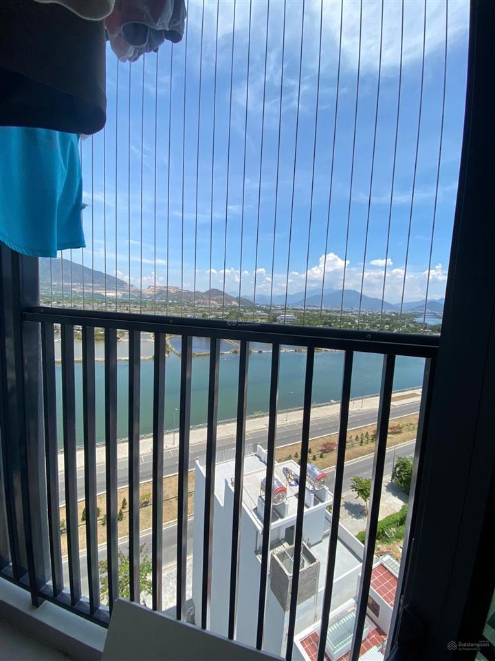 Cho thuê căn góc view sông và view công viên toà ct2 vcn phước long rất đẹp