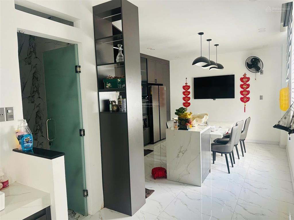 Bán căn góc 4 tầng cực kỳ đẹp mặt tiền lê hồng phong tp nha trang giá tốt