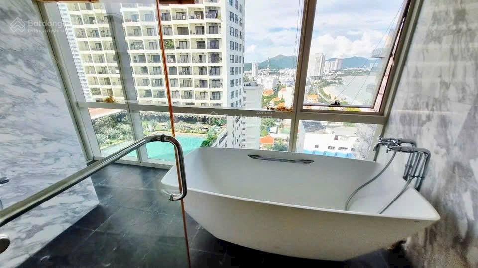Căn góc 5 phòng ngủ mặt biển tòa nha trang center giá tốt