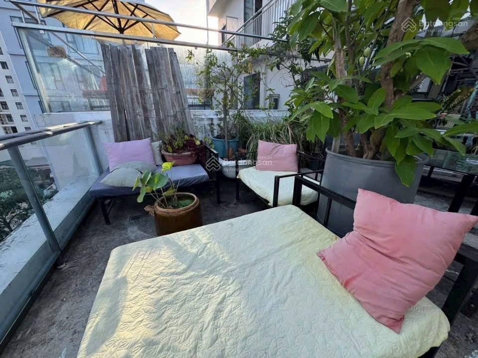 Bán khách sạn 7 tầng hẻm oto trung tâm trần phú nha trang dòng tiền tốt