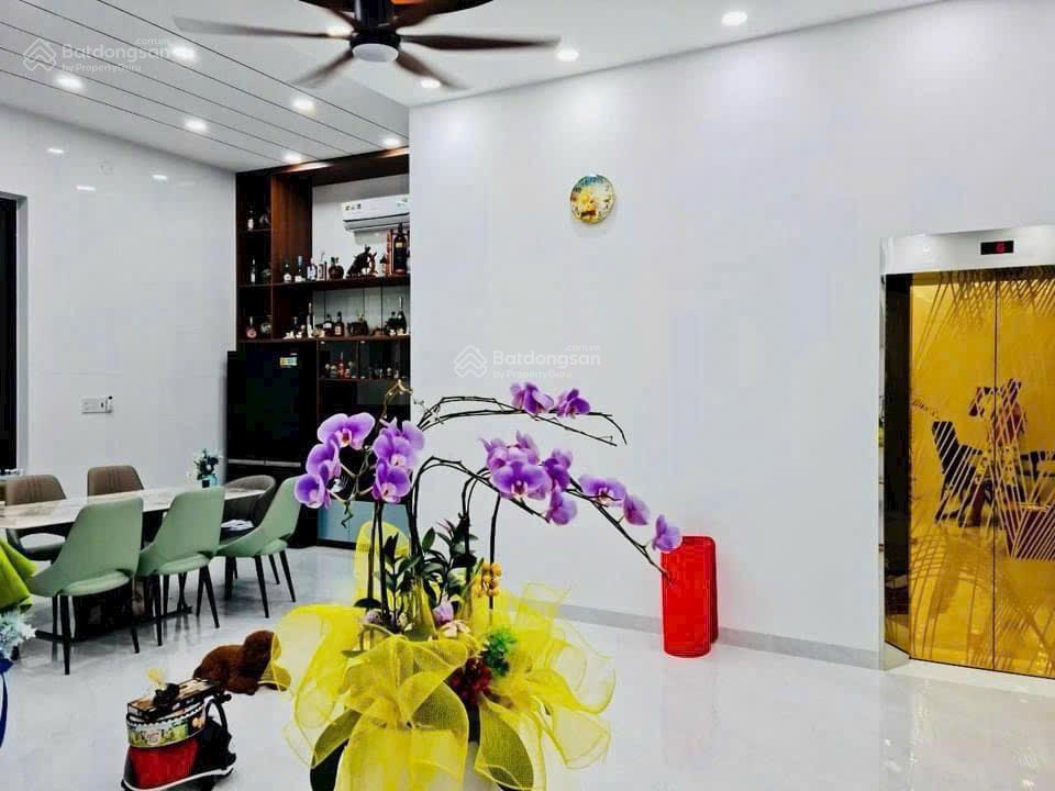 Bán căn biệt thự 4 tầng mặt đường lê chân tp nha trang