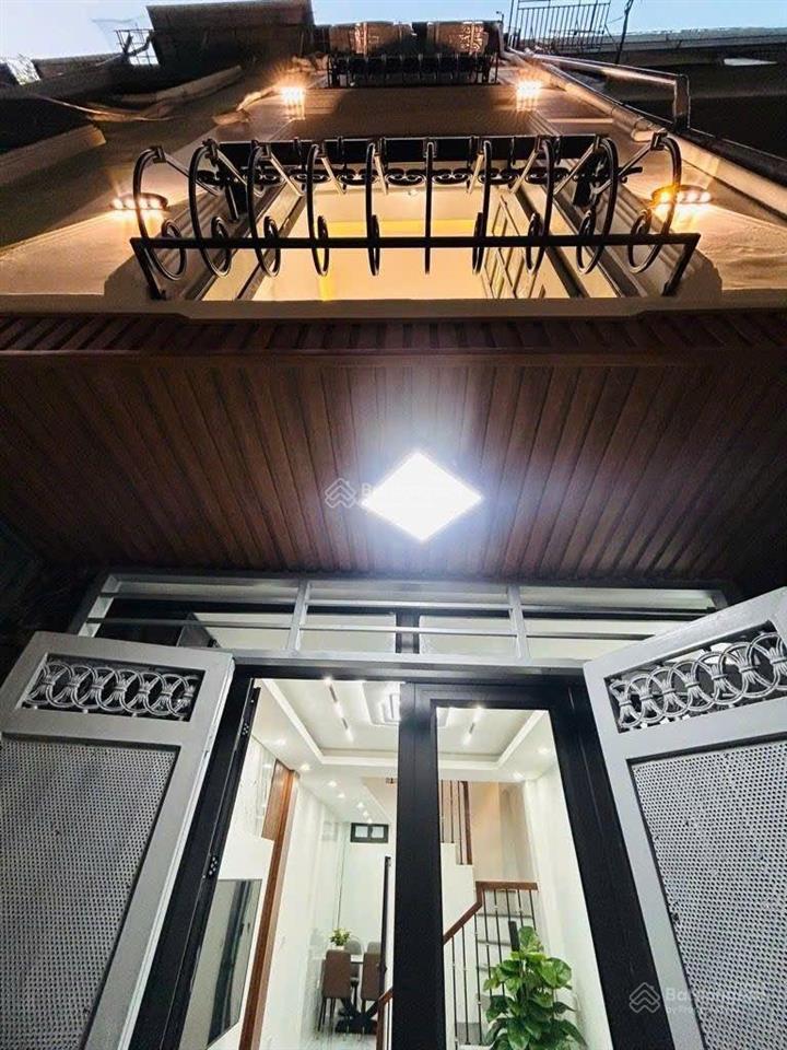 Nhà đẹp tố hữu, ô tô đỗ cửa. thoáng đẹp. khu dân trí cao, nhà mới 5 tầng. nhỉnh 8 tỷ. xem nhanh