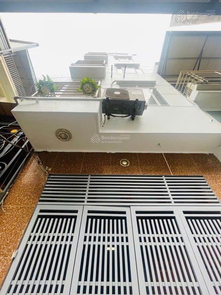 Hiếm. bán nhà khu vạn phúc tố hữu. 4 phòng ngủ. ngõ thoáng, gần ô tô. 38 m2 * 4 tầng. chỉ 5,75 tỷ