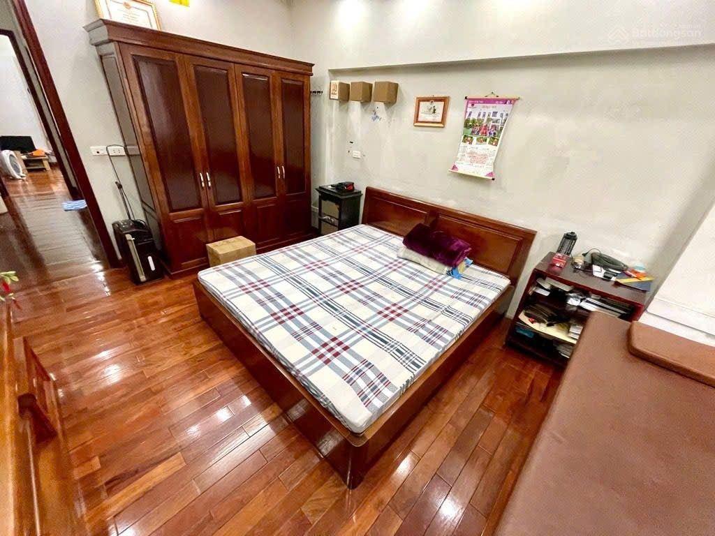 Hiếm. bán nhà khu vạn phúc tố hữu. 4 phòng ngủ. ngõ thoáng, gần ô tô. 38 m2 * 4 tầng. chỉ 5,75 tỷ