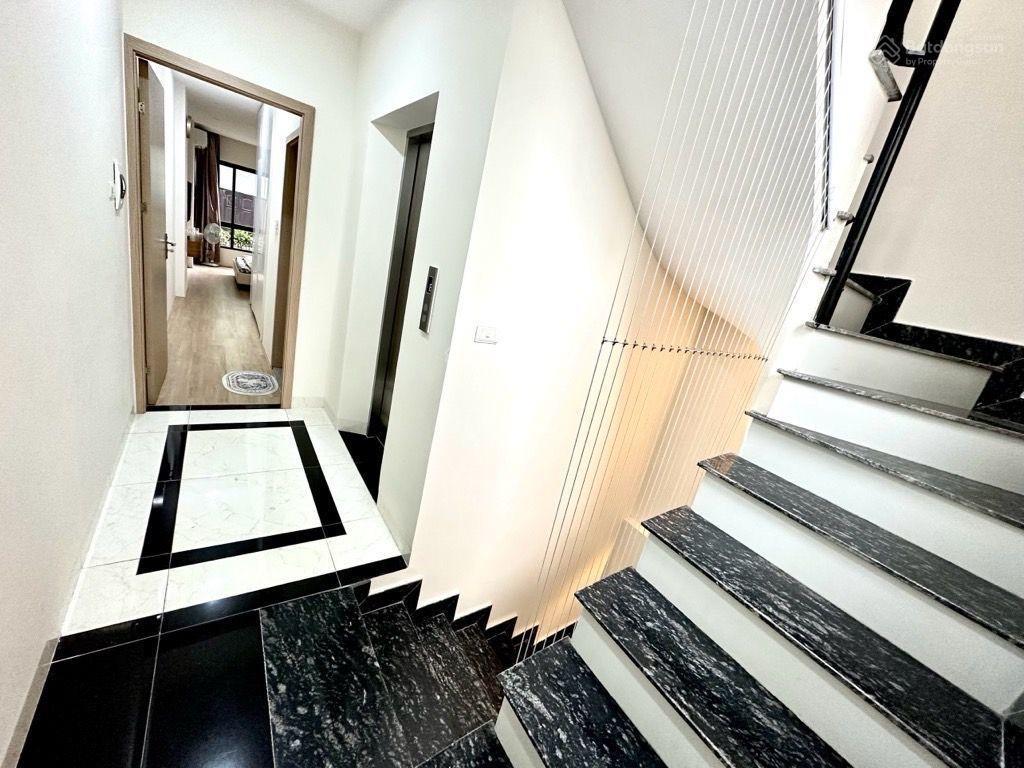Bán nhà đường ô tô khu nguyễn trãi  lương thế vinh  trung văn. thang máy. 41 m *6 tầng. 8,65 tỷ