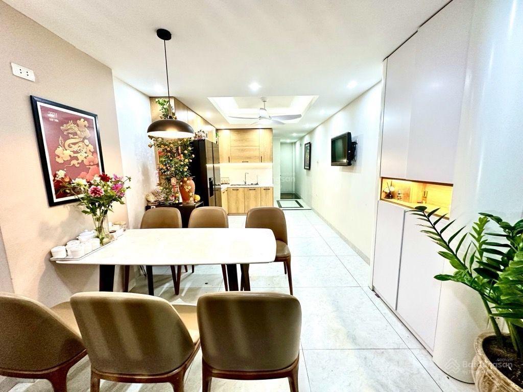 Bán nhà đường ô tô khu nguyễn trãi  lương thế vinh  trung văn. thang máy. 41 m *6 tầng. 8,65 tỷ