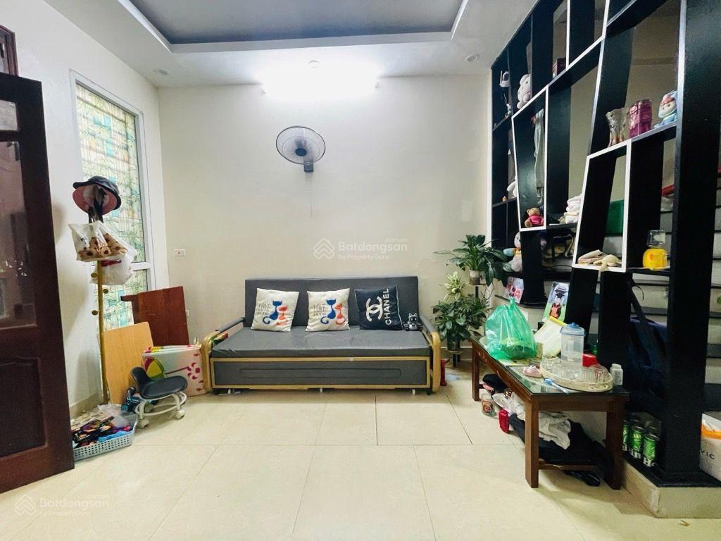 Hot ! nhà đẹp dân xây ngõ thông, cách 30 m ô tô qua, ra mặt phố. 2 mặt thoáng. nhà 4 tầng. 5,83 tỷ