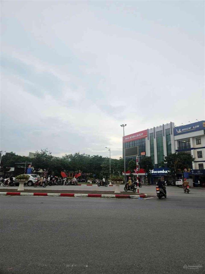 Nhà thoáng mát, taxi đỗ cửa, 5 phòng ngủ, phù hợp cả ở lẫn cho thuê. gần mỹ đình, cầu giấy