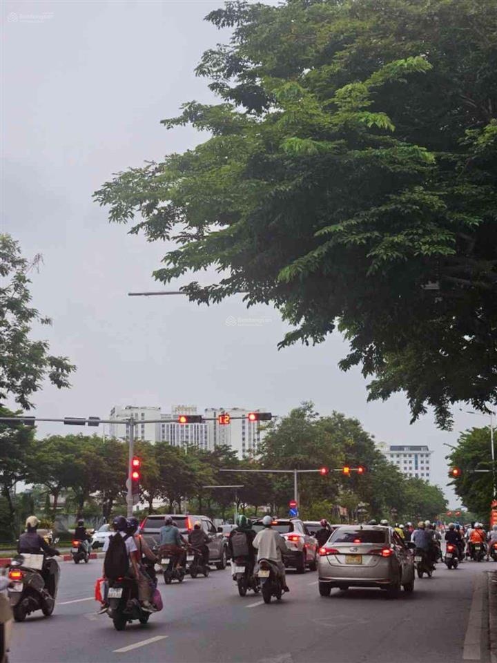 Nhà thoáng mát, taxi đỗ cửa, 5 phòng ngủ, phù hợp cả ở lẫn cho thuê. gần mỹ đình, cầu giấy