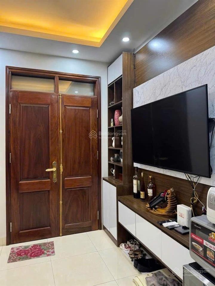 Nhà hiếm rẻ đẹp tây mỗ đang bán. chỉ 5,65 tỷ. gọn gàng đẹp từng chi tiết vào ở luôn. gần vinsmart.