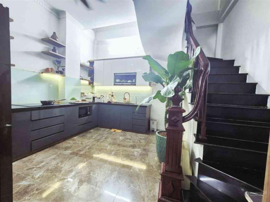Mỹ đình chủ nhà 45 tuổi đổi chỗ ở. để lại căn nhà tâm huyết giá mềm hiếm có. 35 m2 * 5 tầng 6, x tỷ