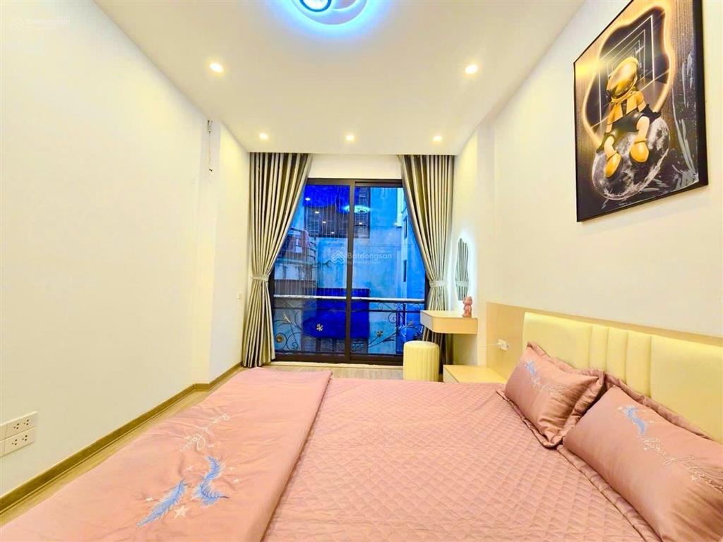Hiếm! đại mỗ. nhà chủ trẻ tự xây để ở, rất đẹp. cách ô tô 15 mét. chỉ hơn 5 tỷ