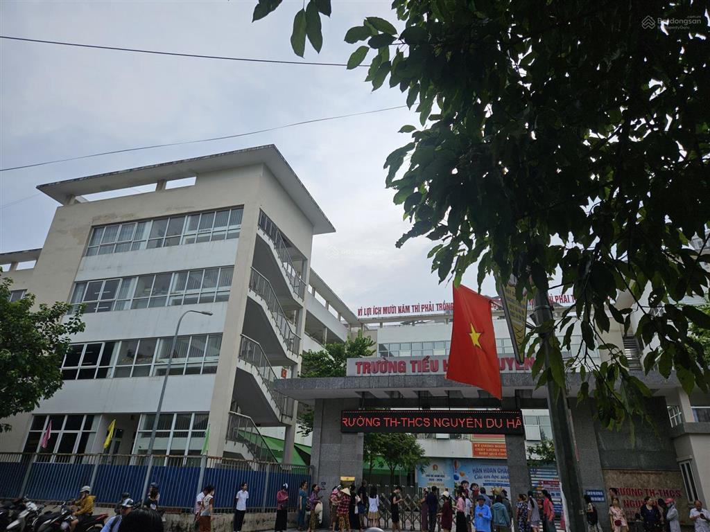Hiếm! ngay tố hữu  trung văn. nhà 5 tầng vợ chồng trẻ ở gần 5 năm. giá 5,x tỷ