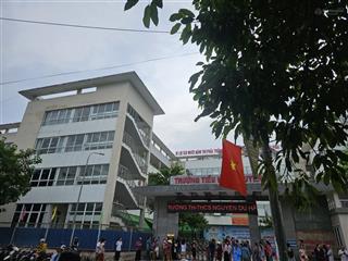 Hiếm! ngay tố hữu  trung văn. nhà 5 tầng vợ chồng trẻ ở gần 5 năm. giá 5,x tỷ