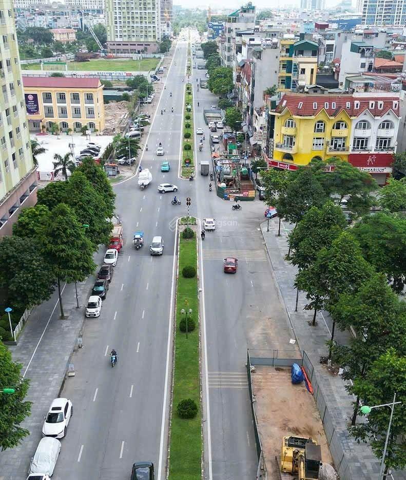 Anh long chủ nhà bán nhà ngay tố hữu  vũ trọng khánh. xây 5 tầng, 4 năm tuổi. giá 6,x tỷ