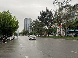 Bán đất mặt phố nguyễn văn huyên, gần cầu giấy, vị trí vàng, giá cực tốt, xây toà nhà tuyệt vời!
