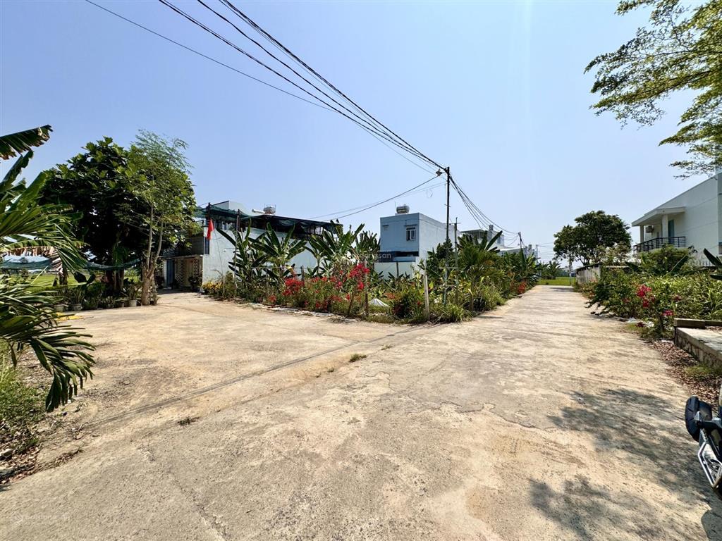 Bán đất diên an đường lầu ông huyện cách 23/10 vào chỉ 50m