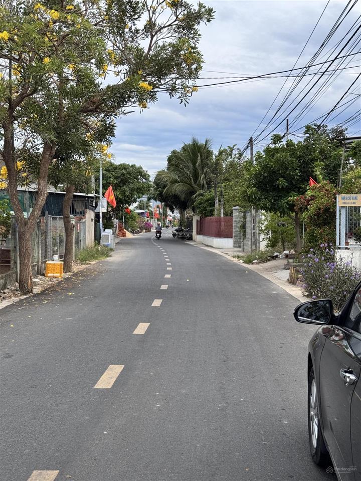 Đất đường huỳnh thúc kháng đông dinh diên toàn cách đường võ nguyên giáp chỉ 50m