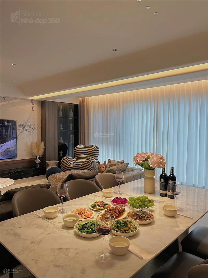 Bán căn golden palace mễ trì tầng đẹp không view nt giá chỉ 6,x tỉ.  0986 270 ***