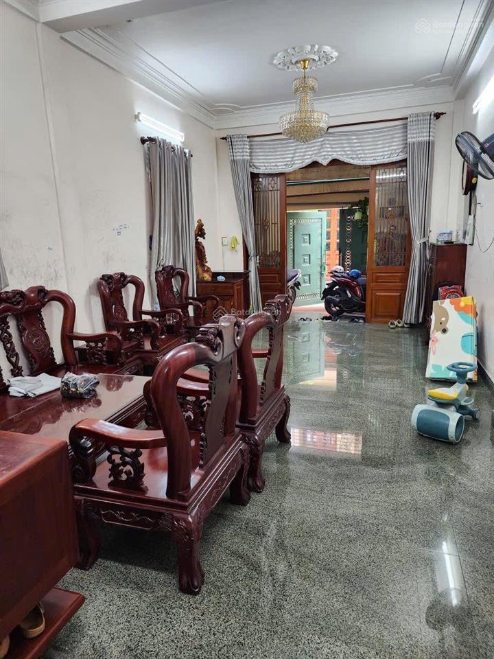 Diện tích đất 60m2 diện tích sàn xây dựng 180m2