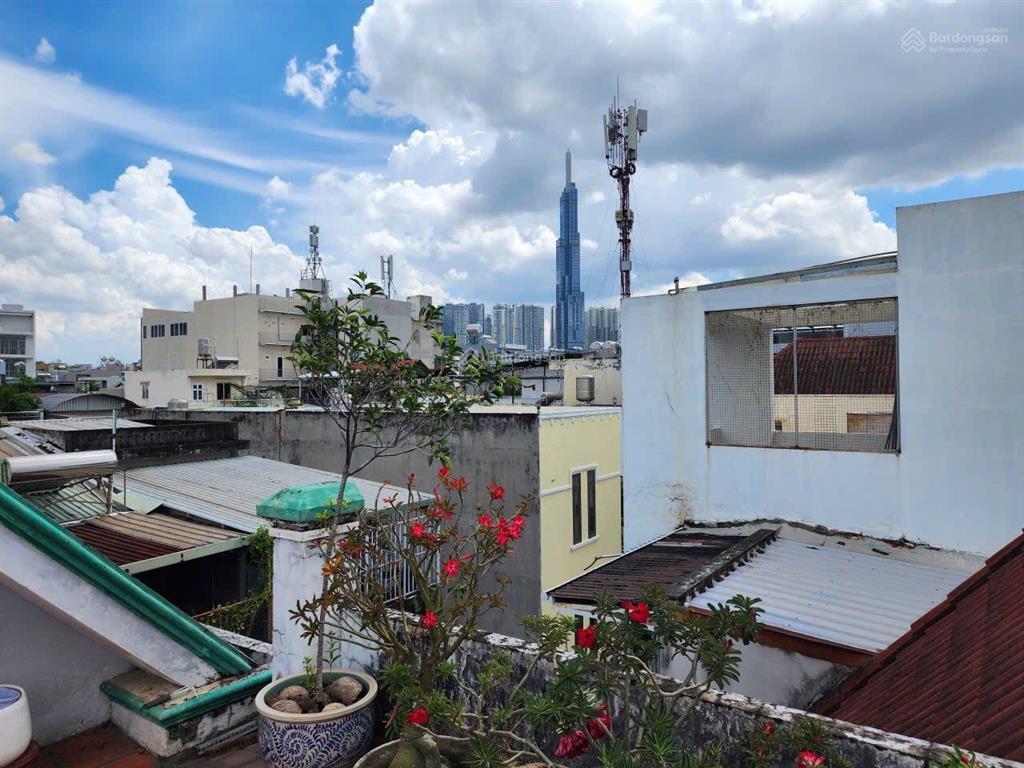 Diện tích đất 60m2 diện tích sàn xây dựng 180m2