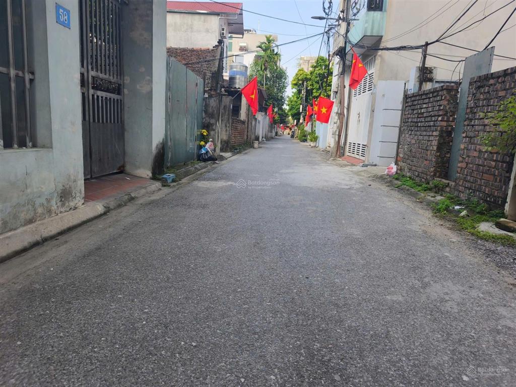 Bán đất ngay hồ giang biên, long biên. đường 6m ô tô vào nhà. thông các ngả, diện tích 112, có sổ