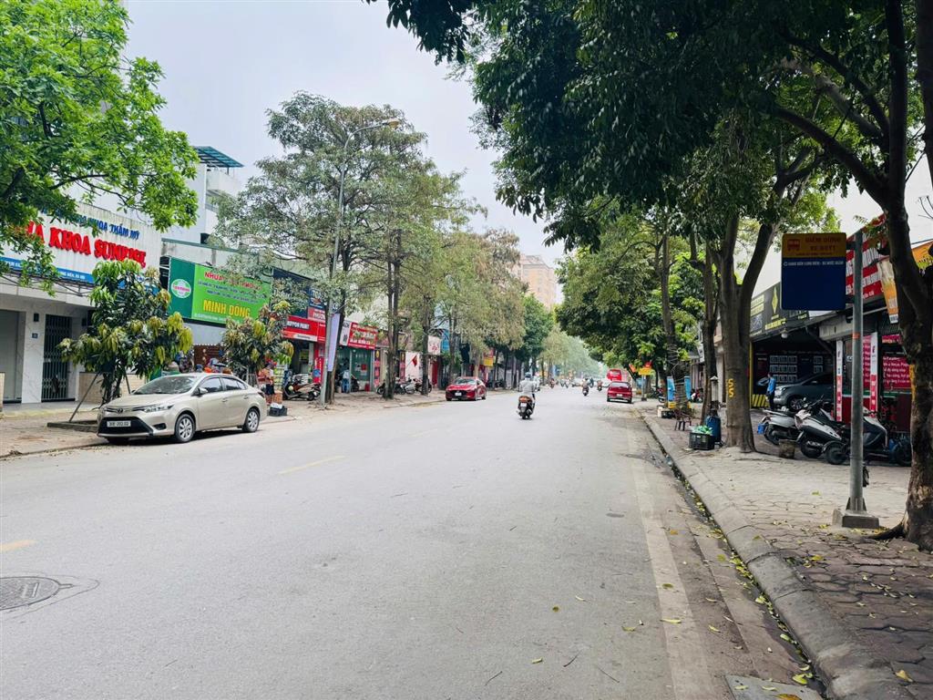 Bán gấp mảnh đất tại mặt phố phạm khắc quảng  giang biên, long biên, sổ đỏ chính chủ