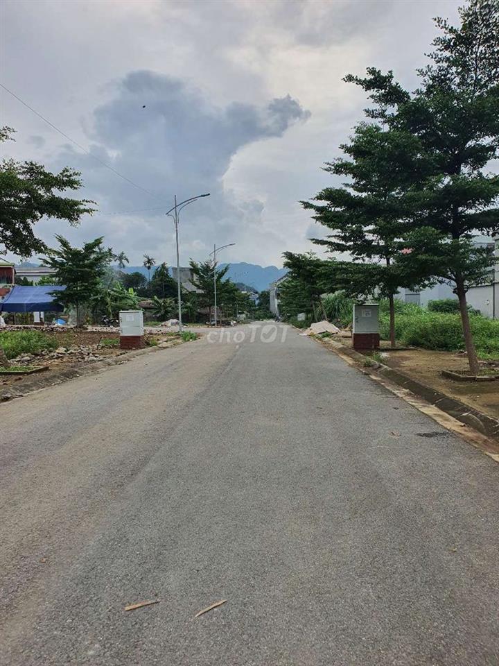 Đất Tam Chúc,,, đường ô tô, mua đất tặng Vườn