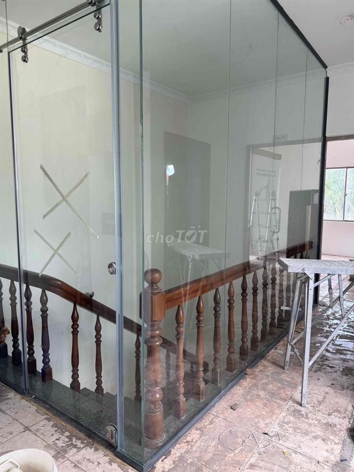 Cho thuê văn phòng 60m² có sân vườn, máy lạnh, vệ sinh riêng ngay HTV