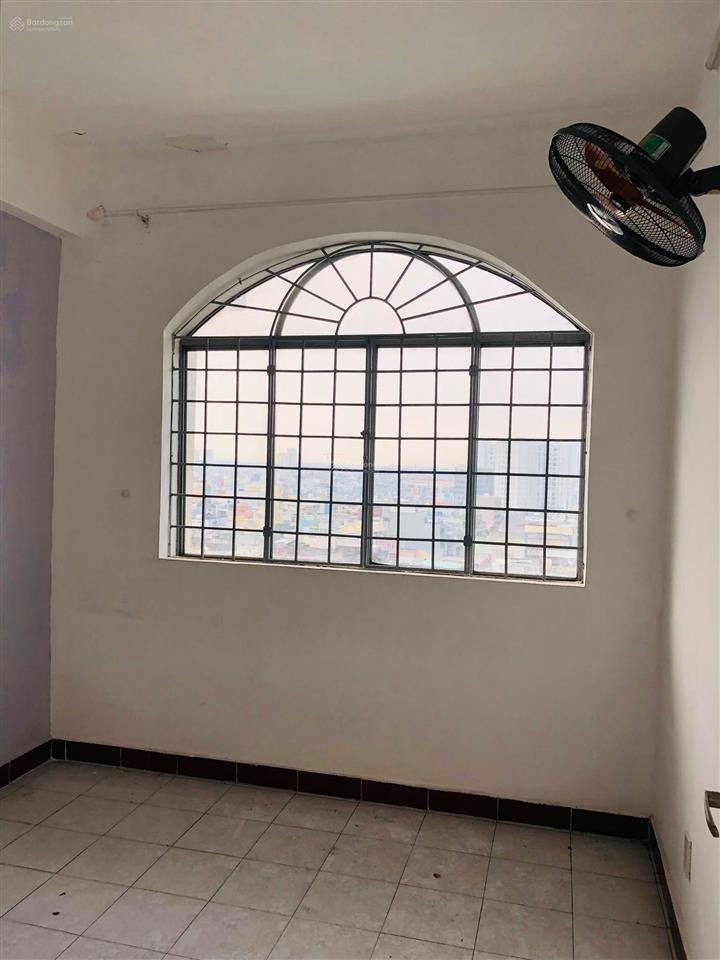 Bán căn hộ hùng vương điện máy quận 5, dt 55m2, 2pn, giá 2,950 tỷ/căn, có sổ hồng