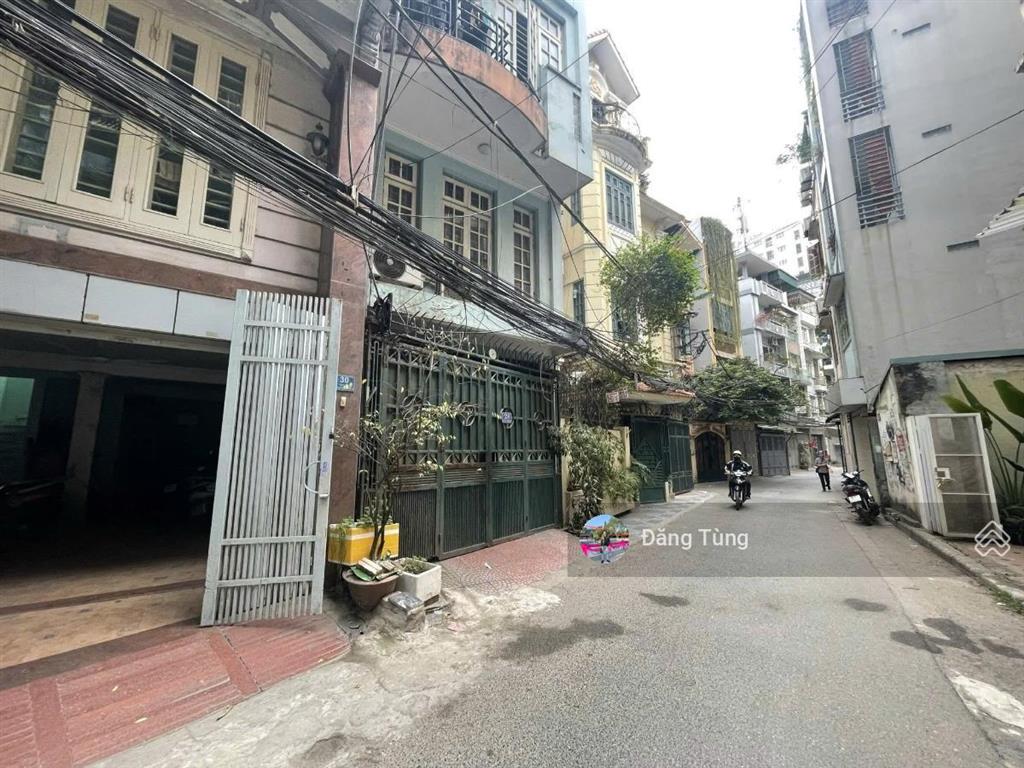 Bán nhà nguyễ phúc lai hoàng cầu ba bước ra hồ hoàng cầu, mặt đường ô tô tránh kinh doanh55m*6 t