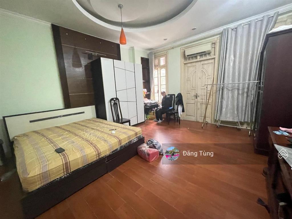 Bán nhà nguyễ phúc lai hoàng cầu ba bước ra hồ hoàng cầu, mặt đường ô tô tránh kinh doanh55m*6 t