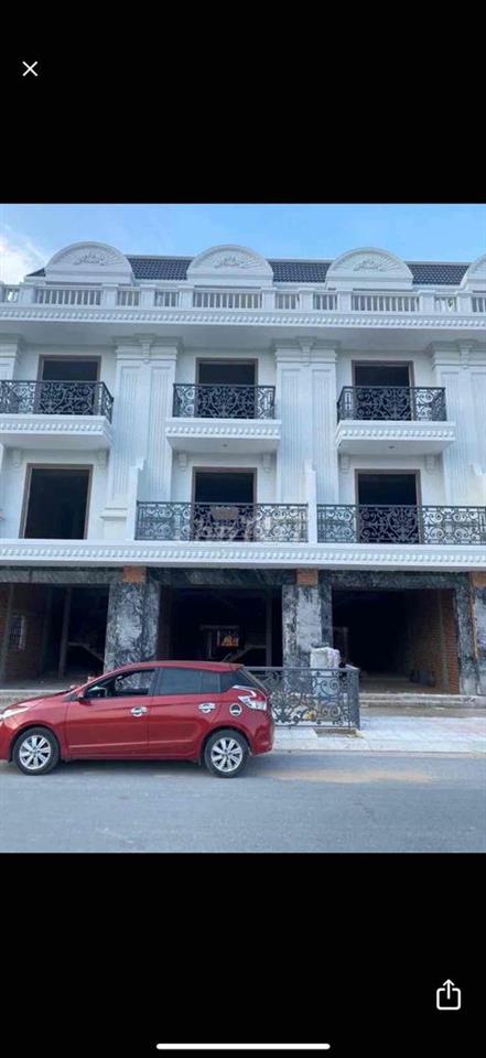 Cần bán nhà mặt tiền 1 trệt 3 lầu, view công viên, tiện ích
