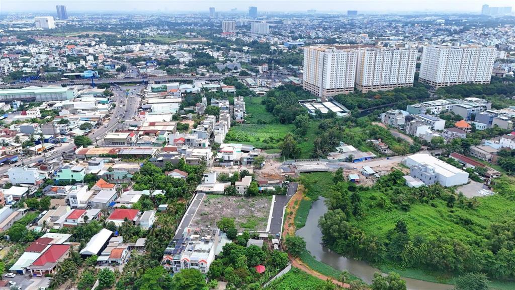 Đất thổ cư đường xe tải, ngay trục quốc lộ 13, sổ hồng t7 năm 2026