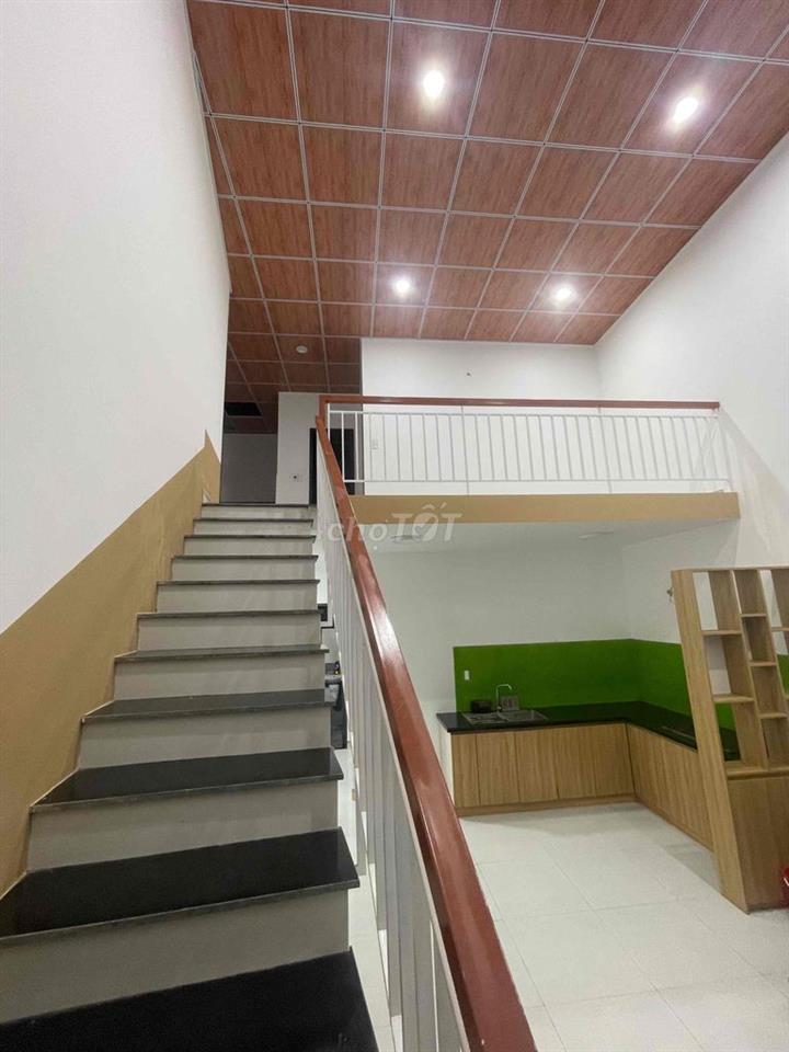 Cho thuê nhà gác lửng mới xây gần cầu vượt Hoà Cầm 4.5triệu