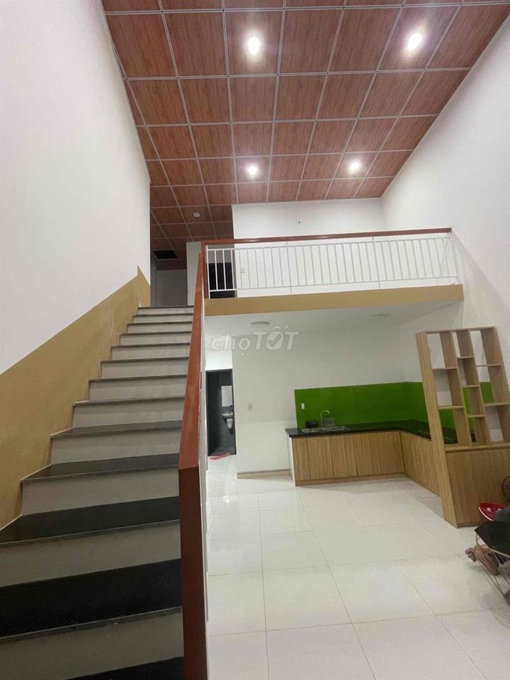 Cho thuê nhà gác lửng mới xây gần cầu vượt Hoà Cầm 4.5triệu