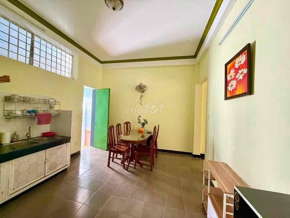 Cho thuê nhà 3 tầng Mai Xuân Thưởng 90m2 giá 14triệu