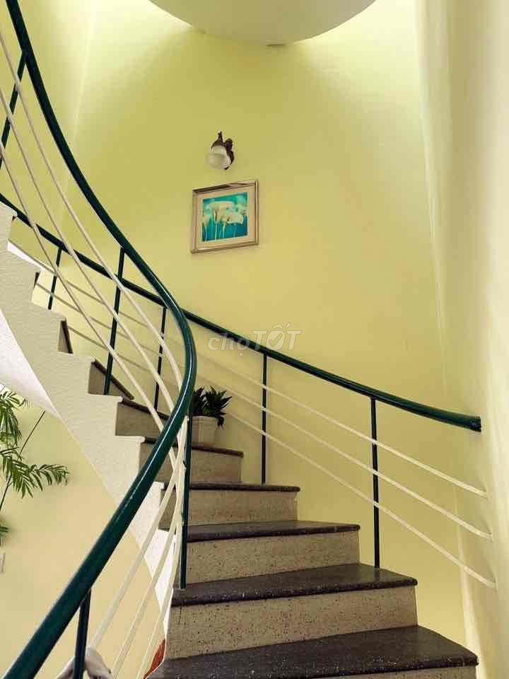Cho thuê nhà 3 tầng Mai Xuân Thưởng 90m2 giá 14triệu