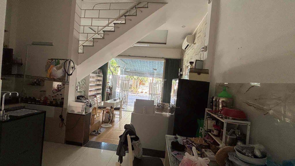 Cho thuê nhà 2 tầng đường Nguyễn Trung Ngạn gần Lê Đại Hành 7.5triệu