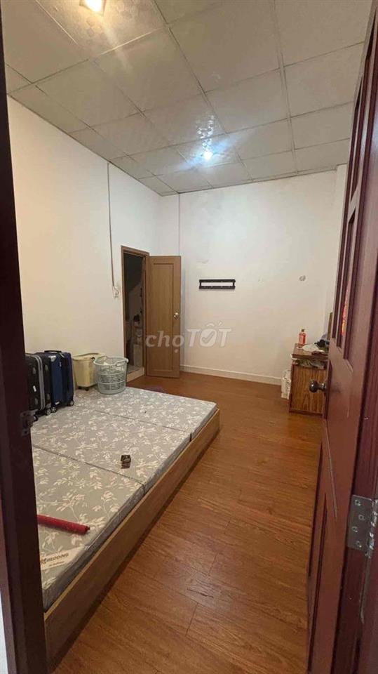 Cho thuê nhà 2 tầng đường Nguyễn Trung Ngạn gần Lê Đại Hành 7.5triệu