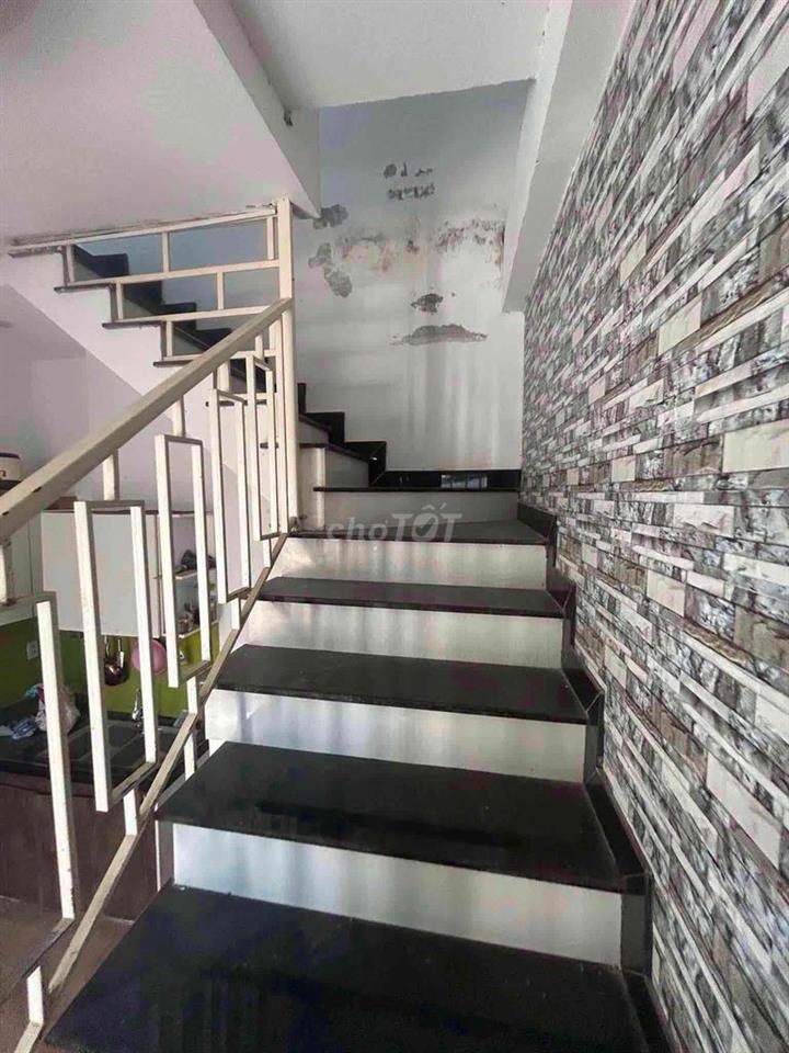 Cho thuê nhà kiệt Núi Thành gần Phan Đăng Lưu 4.5triệu