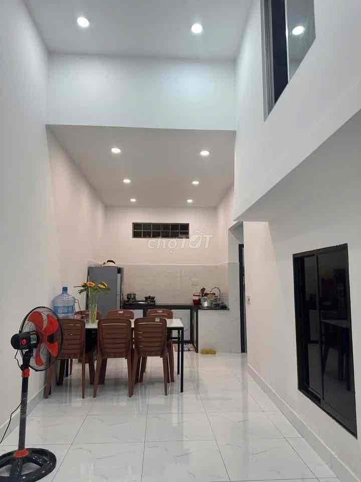 Cho thuê nhà kiệt ô tô Bùi Tá Hán 3pn 2wc giá 12triệu