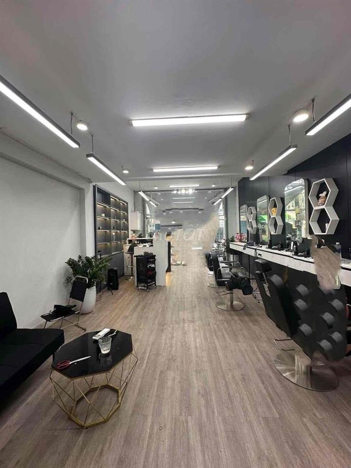 Cho thuê nhà 2.5 tầng mặt tiền Phan Thanh giá 21triệu
