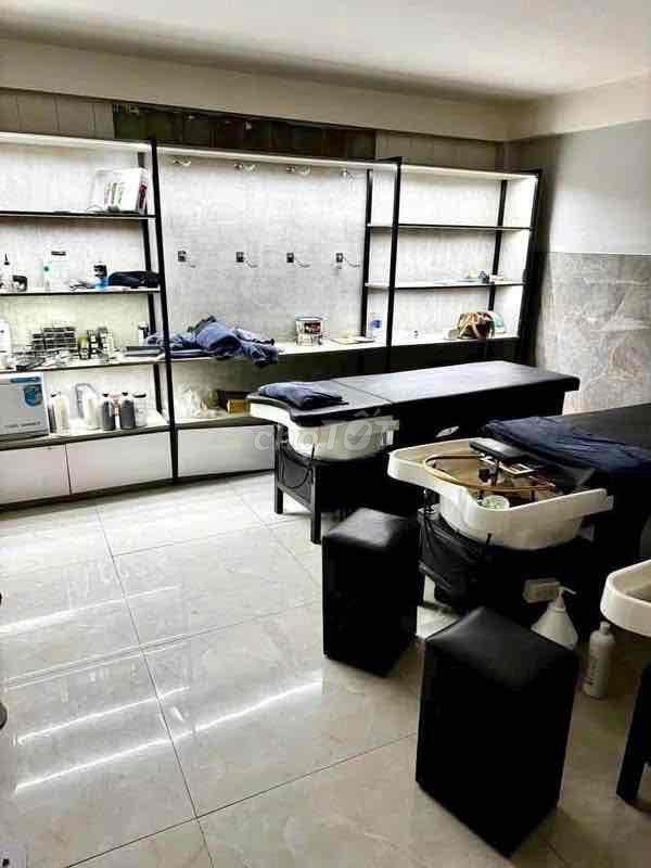 Cho thuê nhà 2.5 tầng mặt tiền Phan Thanh giá 21triệu