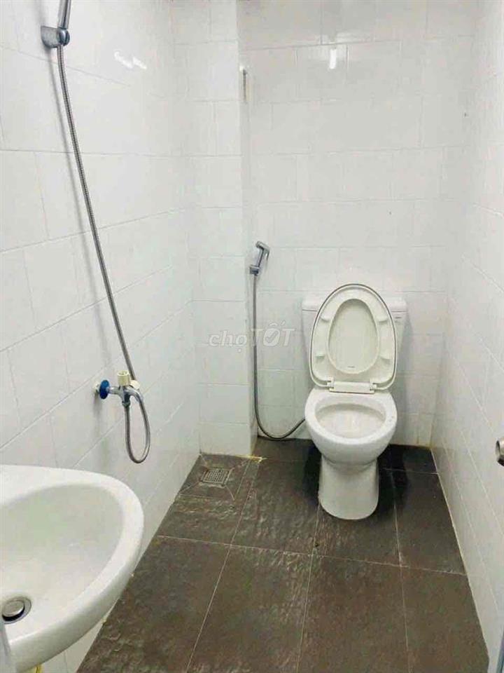 Cho thuê nhà kiệt Hoàng Diệu 3pn 2wc giá 8triệu