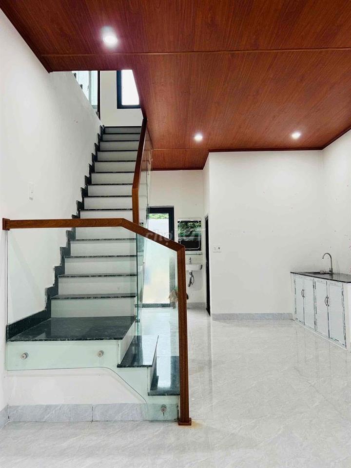 Cho thuê nhà 2 tầng mới xây đường 10m5 Bùi Tấn Diên 10triệu