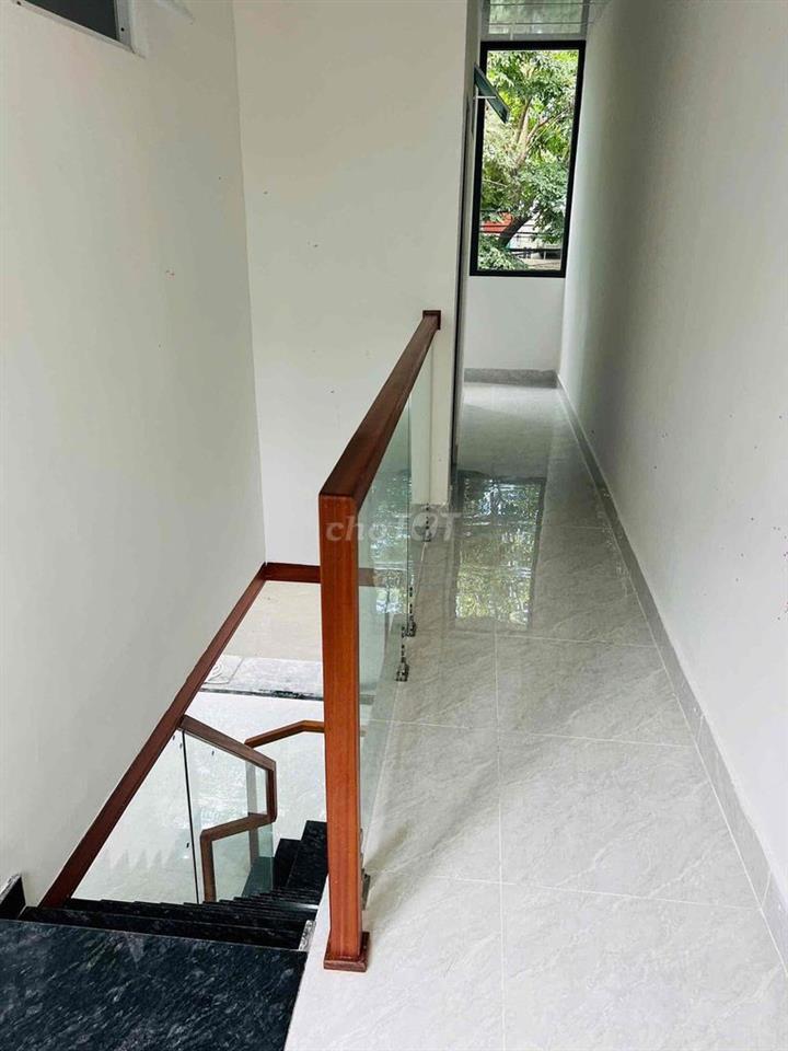 Cho thuê nhà 2 tầng mới xây đường 10m5 Bùi Tấn Diên 10triệu