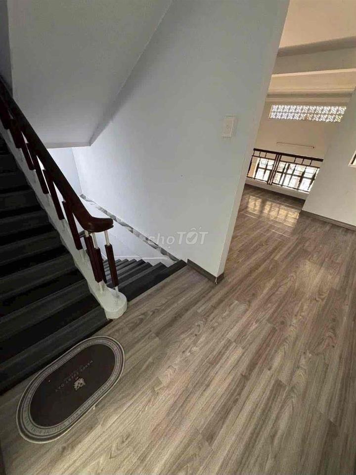 Cho thuê nhà 3 tầng Châu Thượng Văn 4pn 3wc giá 15triệu